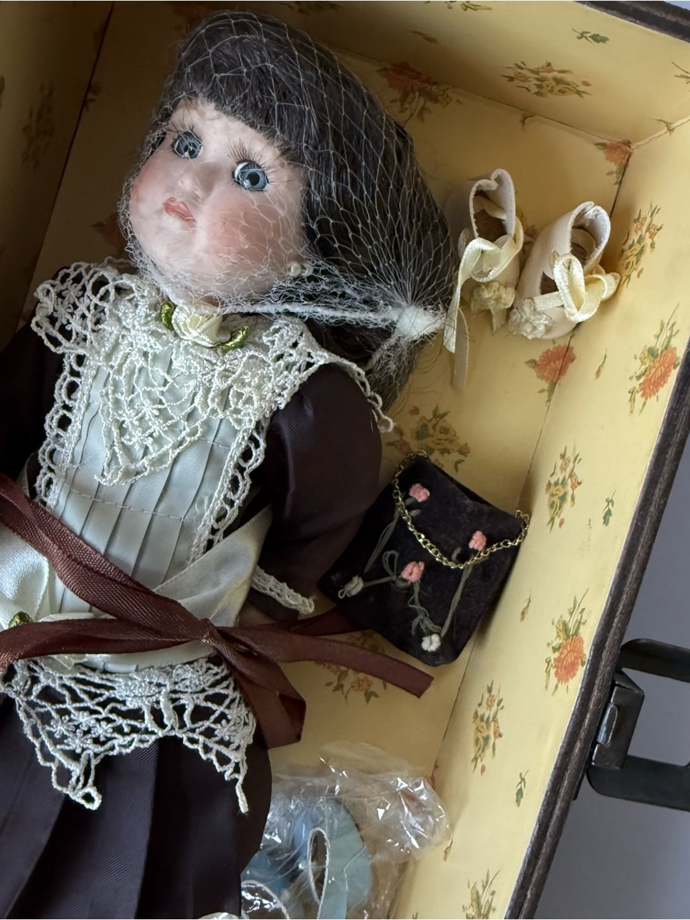 Trudy Traveler Brunette Porcelain Doll with Dresses Accessories Wooden Trunk - Picture 2 of 13